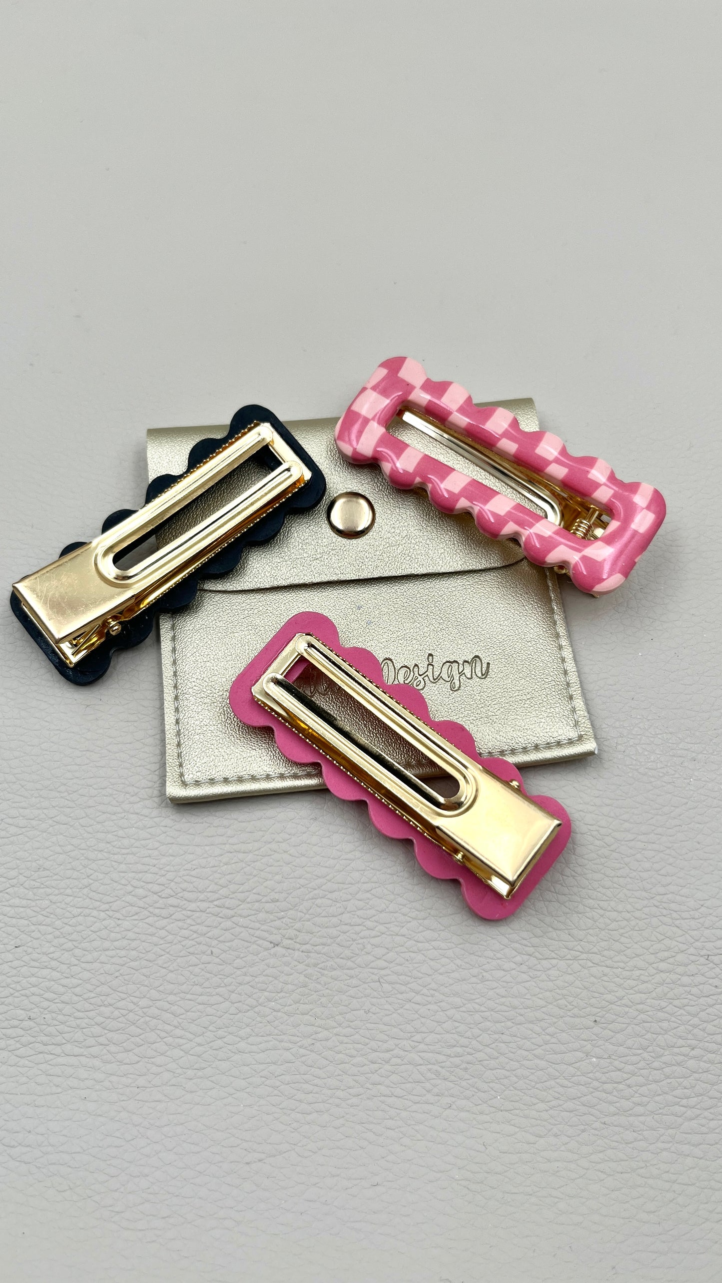 Pince à cheveux noire