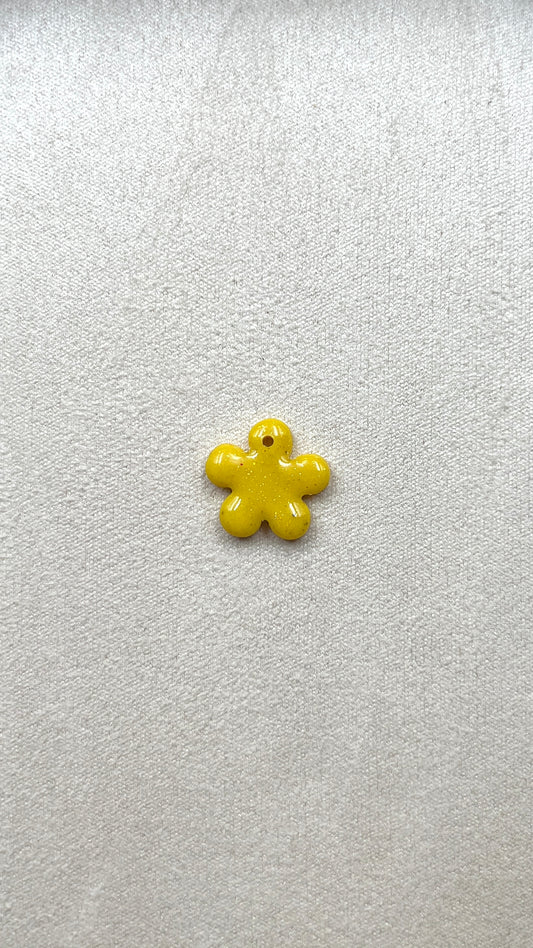 Charm fleur jaune