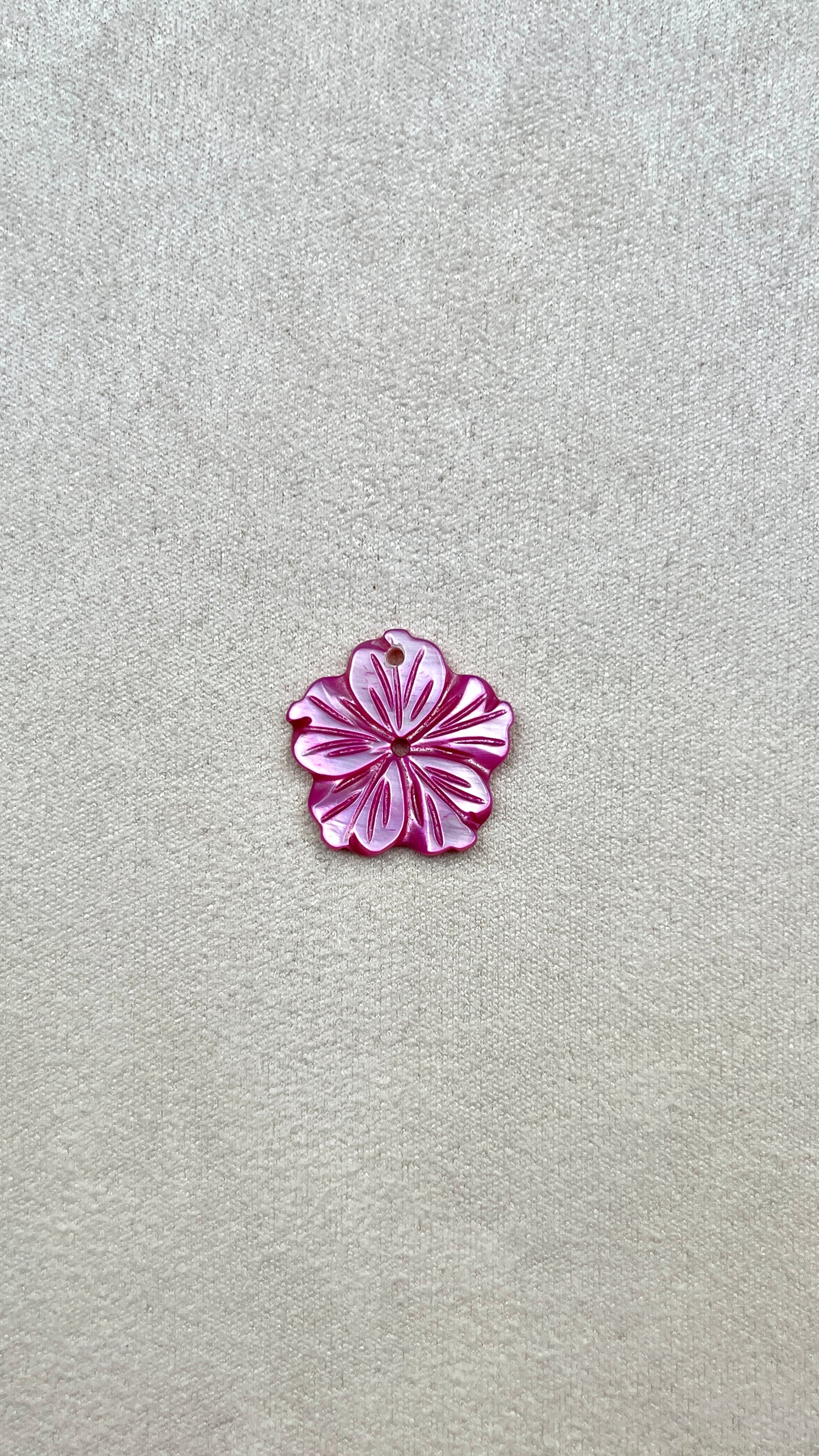 Charm fleur nacre rose