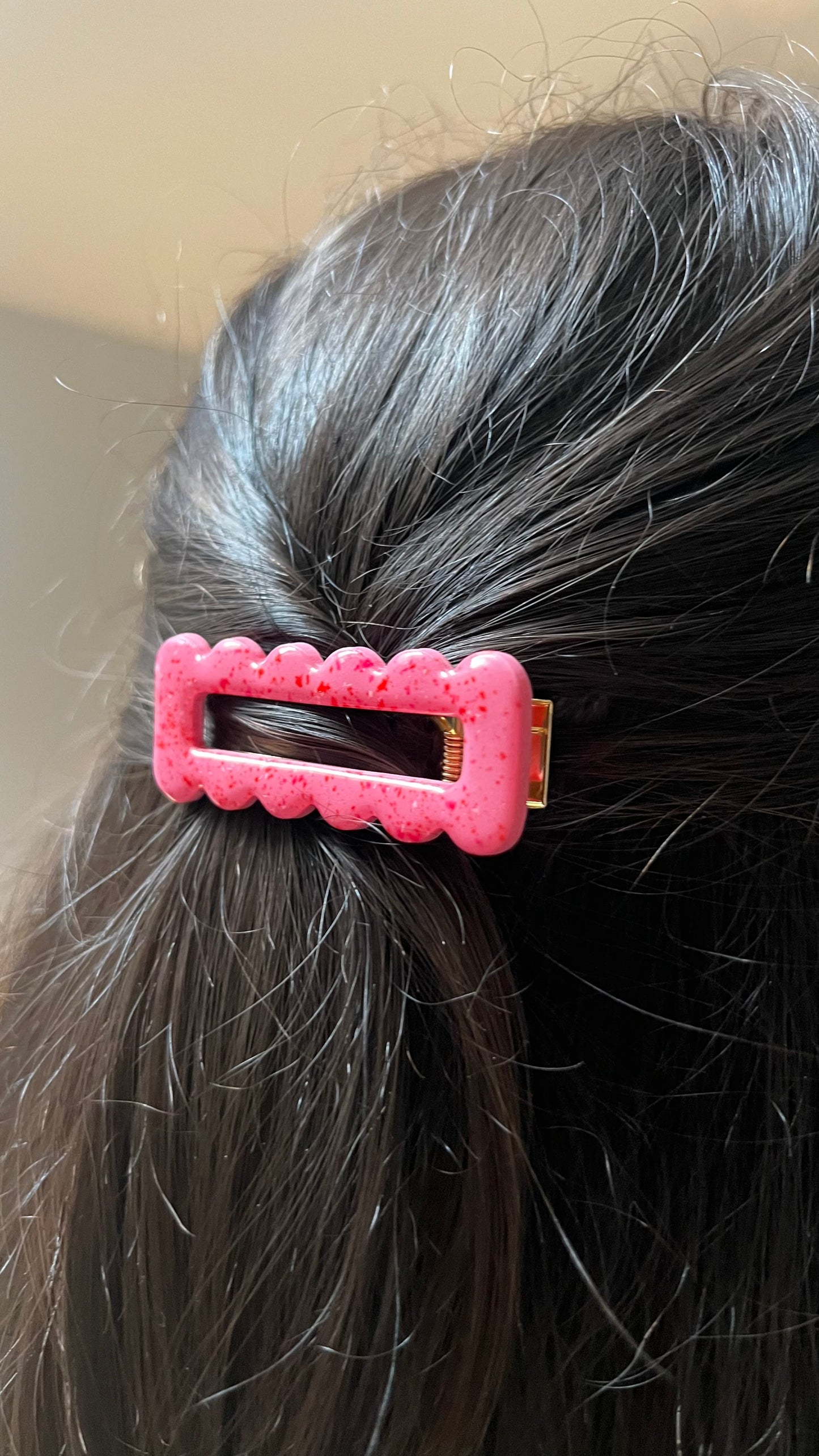 Pince à cheveux rose