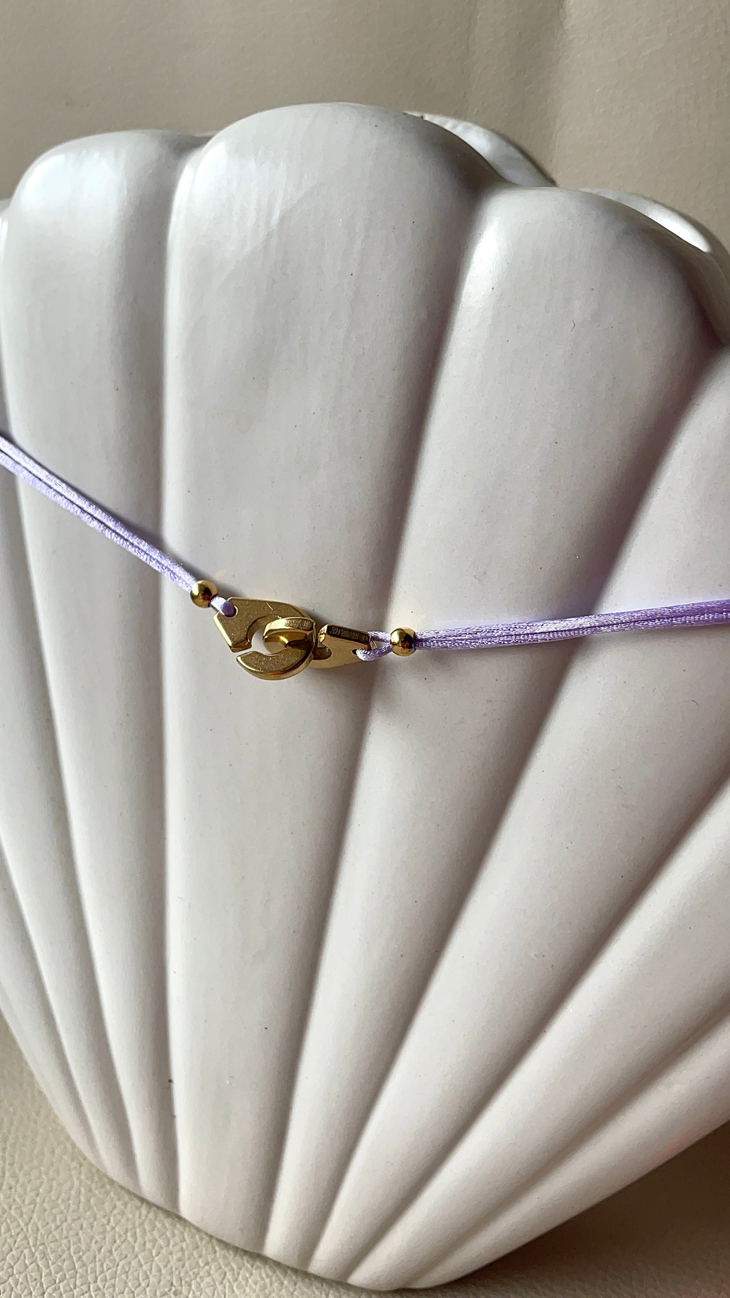 Halskette mit Handschellenkordel