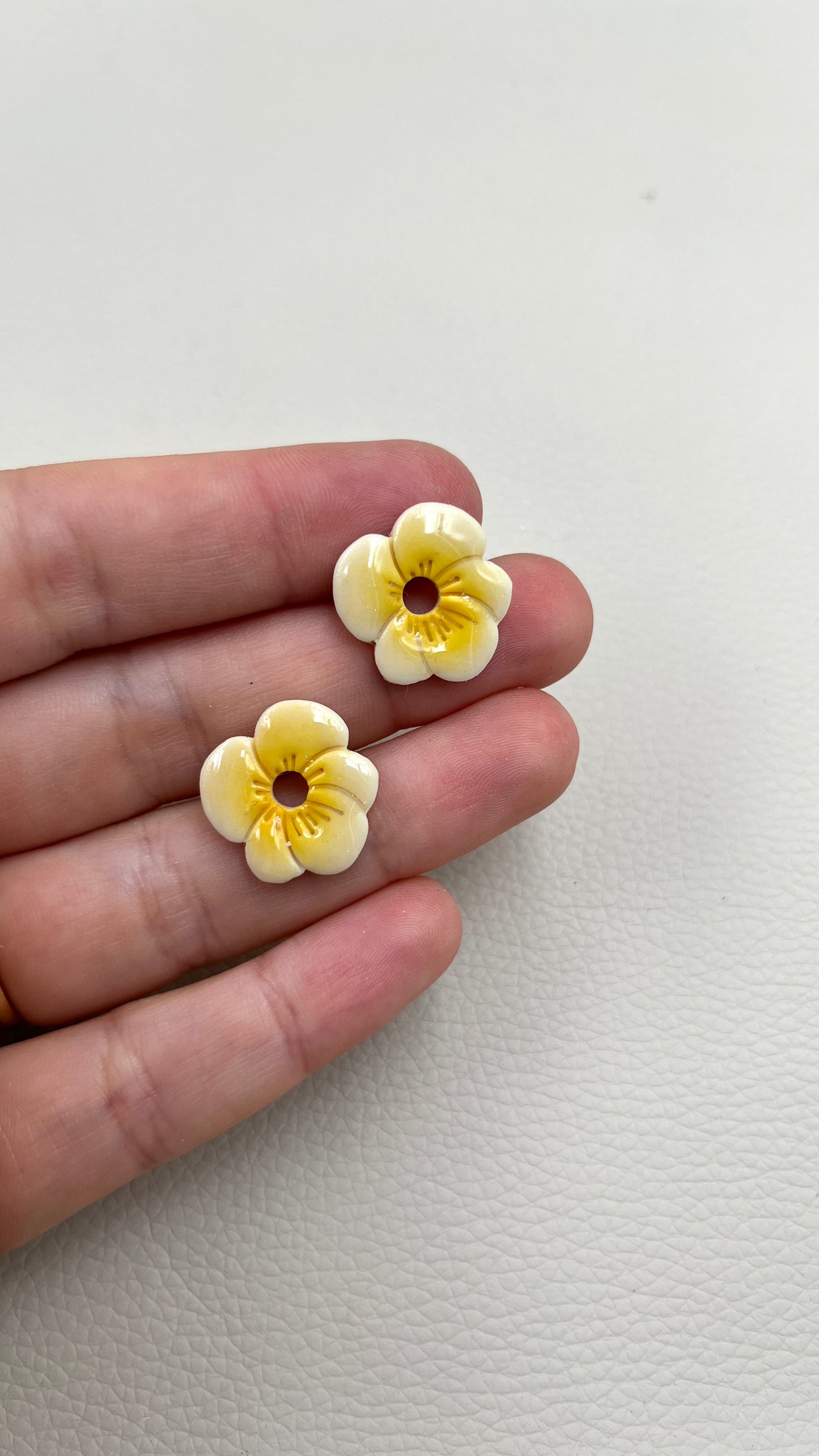 Pampilles pensées pastels jaunes