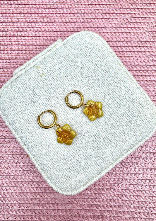 Boucle fleurs dorées
