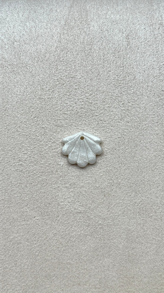 Charm coquillage nacré