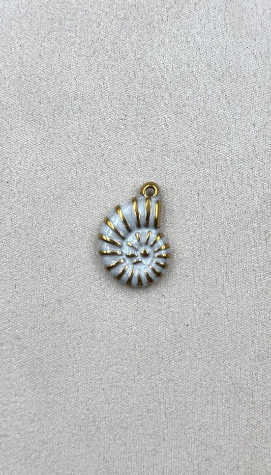 Charm coquillage blanc