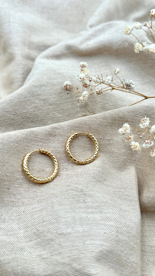 Créoles rondes martelées