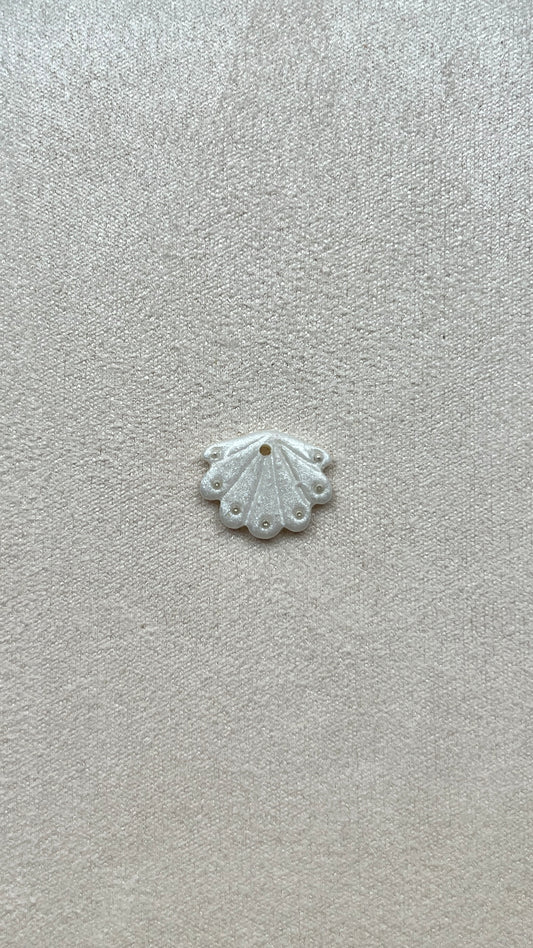 Charm coquillage nacré