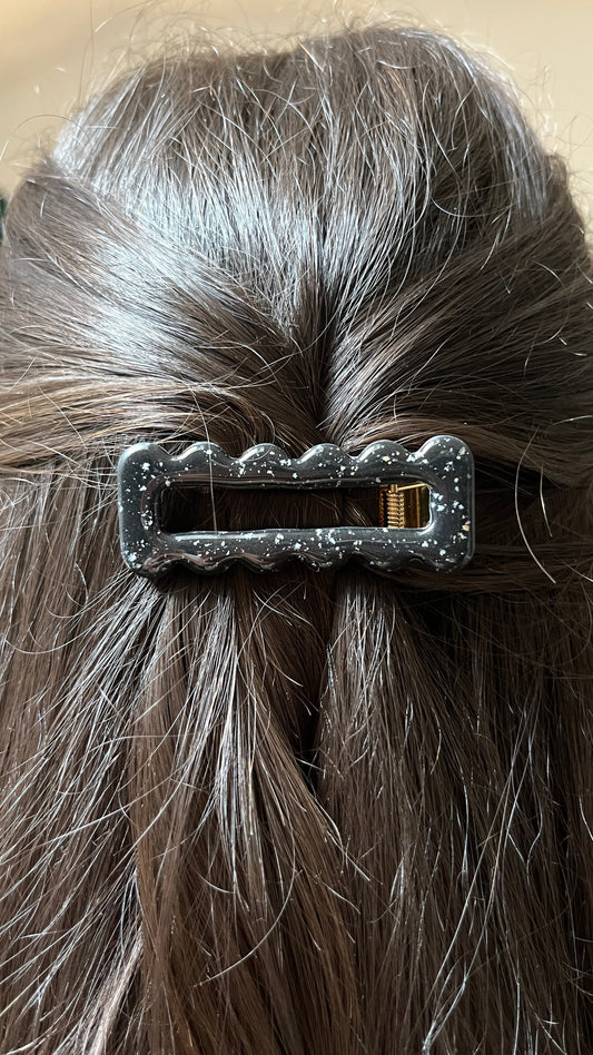 Pince à cheveux noire