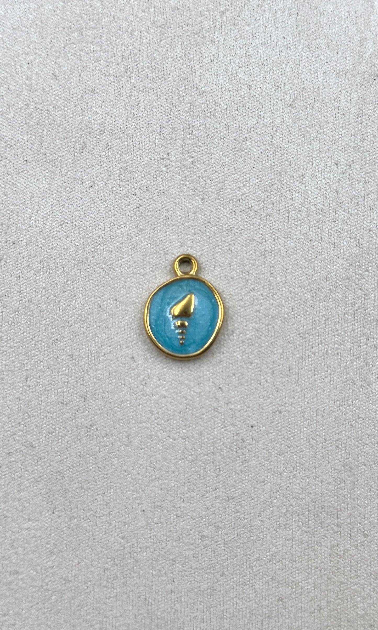 Charm coquillage bleu