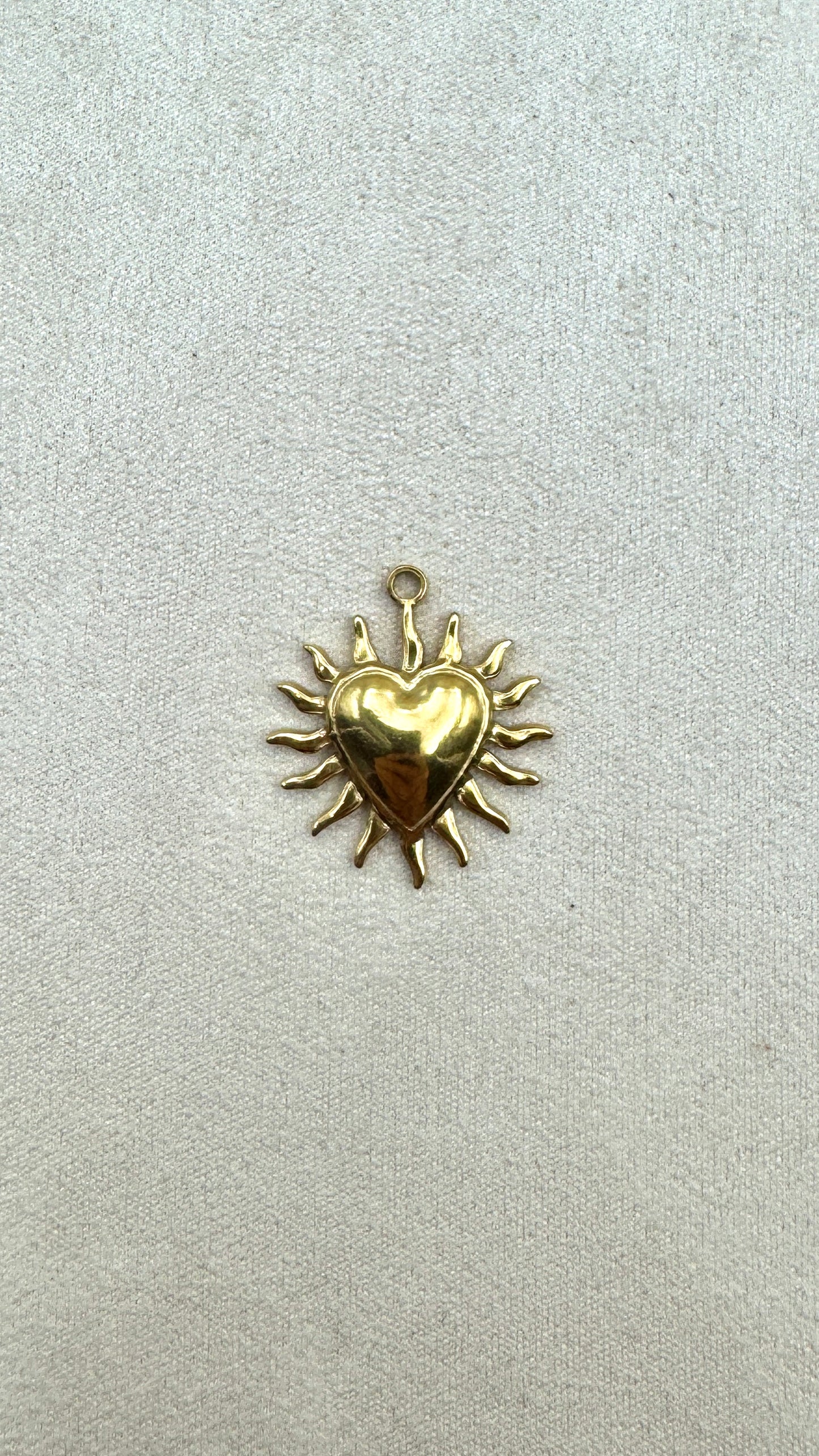Charm cœur solaire